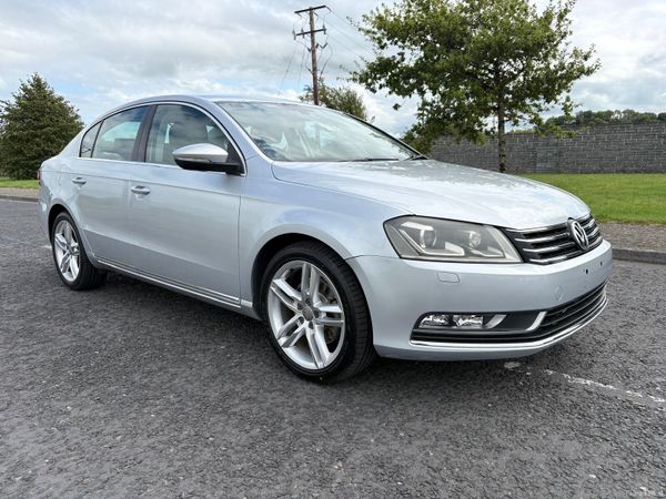 Volkswagen Passat Saloon, Petrol, 2012, Silver