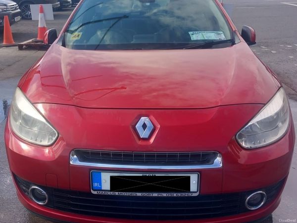 Renault Fluence Saloon, Diesel, 2010, Red