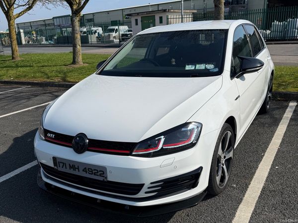 Volkswagen Golf Hatchback, Diesel, 2017, White