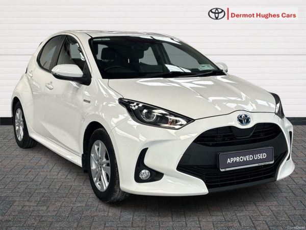 Toyota Yaris Hatchback, Petrol Hybrid, 2021, White