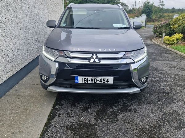 Mitsubishi Outlander SUV, Diesel, 2019, Grey