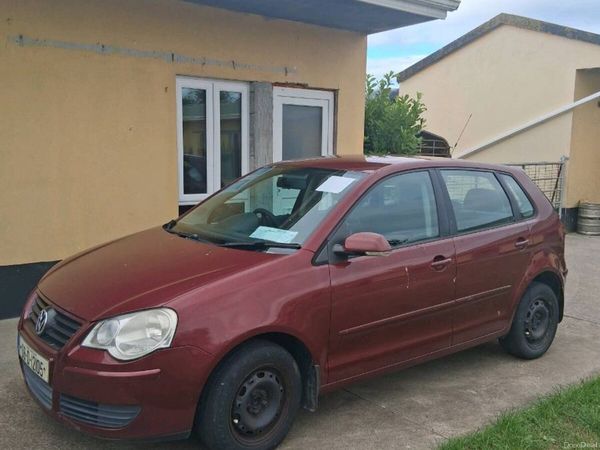 Volkswagen Polo Hatchback, Petrol, 2008, Red