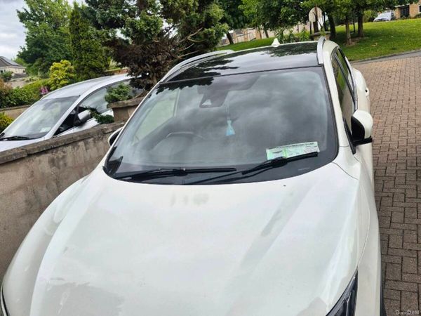Nissan Qashqai MPV, Petrol, 2019, White