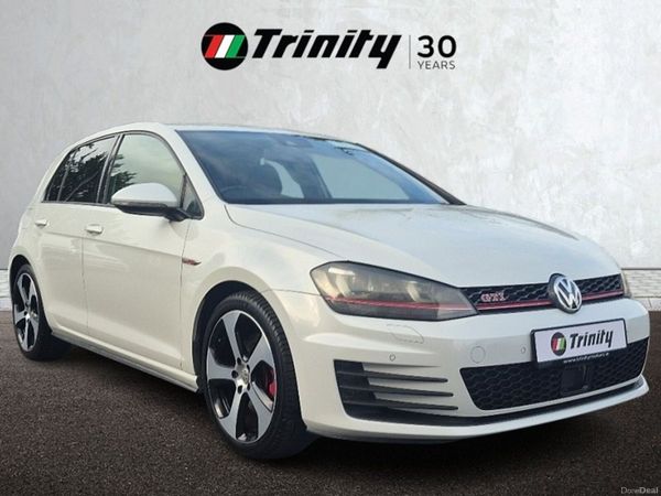 Volkswagen Golf Hatchback, Petrol, 2015, White