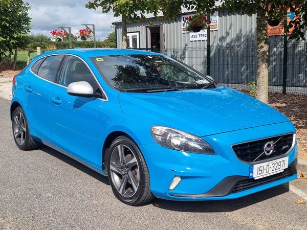 Volvo V40 Hatchback, Diesel, 2015, Blue