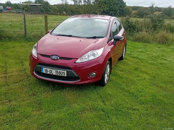 Ford Fiesta Hatchback, Diesel, 2010, Red