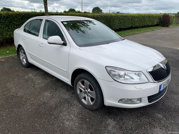 Skoda Octavia Hatchback, Diesel, 2010, White
