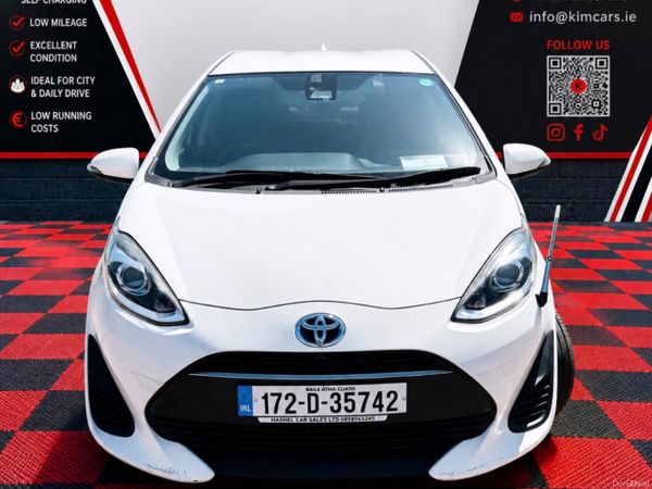 Toyota Aqua Hatchback, Petrol Hybrid, 2017, White