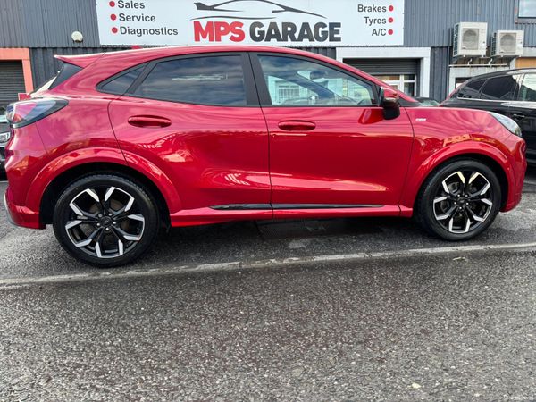 Ford Puma MPV, Petrol Hybrid, 2022, Red