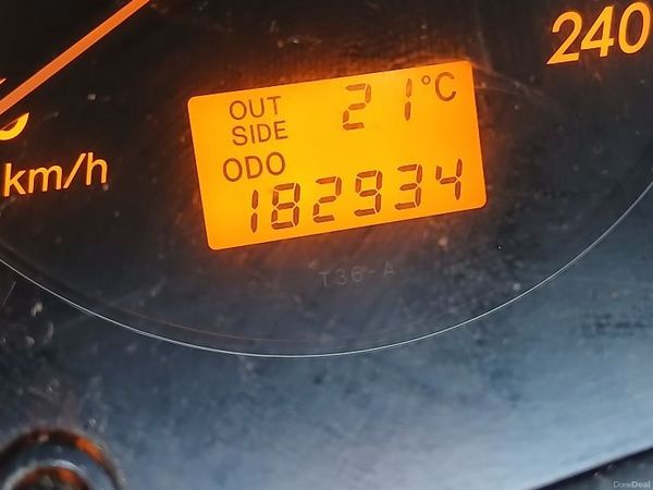 Toyota Avensis Saloon, Petrol, 2005, Black