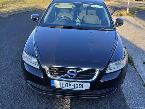 Volvo S40 Saloon, Diesel, 2011, Black