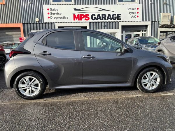Toyota Yaris Hatchback, Petrol Hybrid, 2023, Grey