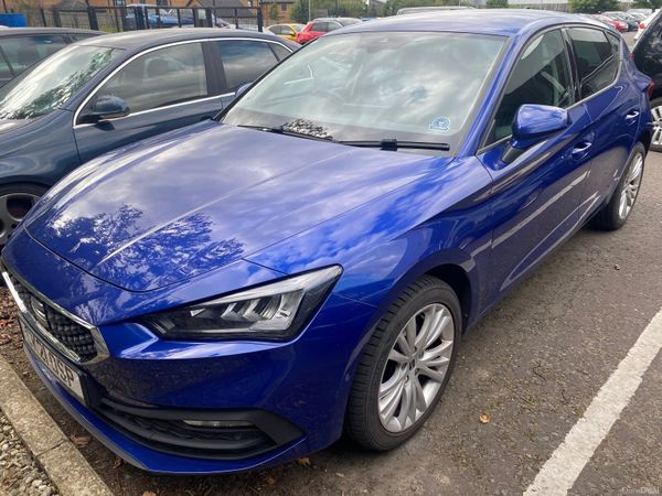 SEAT Leon Hatchback, Petrol, 2021, Blue