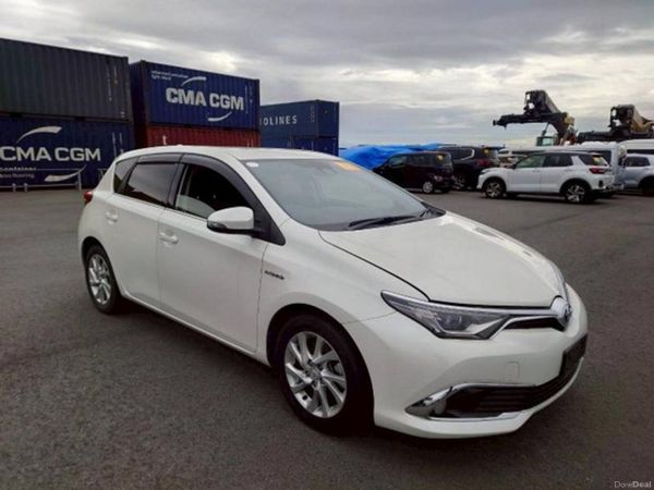 Toyota Auris Hatchback, Petrol Hybrid, 2016, White