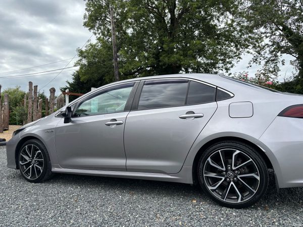 Toyota Corolla Saloon, Petrol Hybrid, 2019, Grey