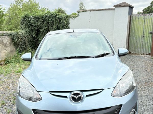 Mazda Demio MPV, Petrol, 2013, Blue