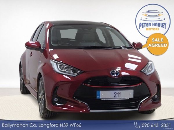 Toyota Yaris Hatchback, Petrol Hybrid, 2021, Red