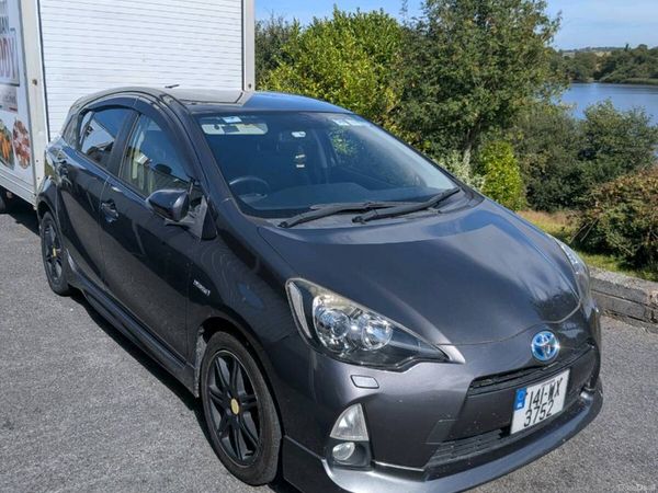 Toyota Aqua Hatchback, Petrol Hybrid, 2014, Black