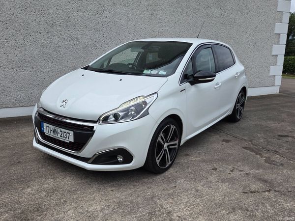 Peugeot 208 Hatchback, Diesel, 2017, White