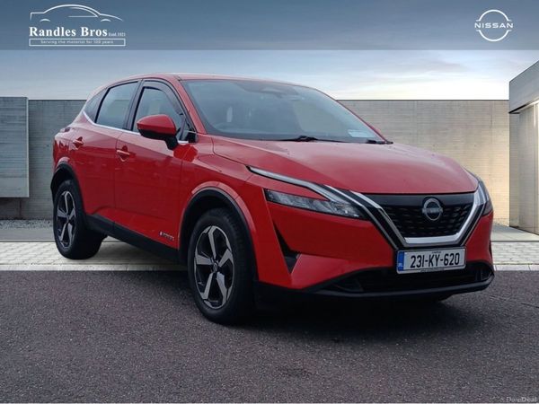 Nissan Qashqai MPV, Petrol, 2023, Red
