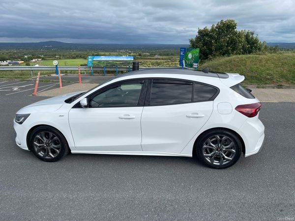 Ford Focus Hatchback, Petrol, 2023, White