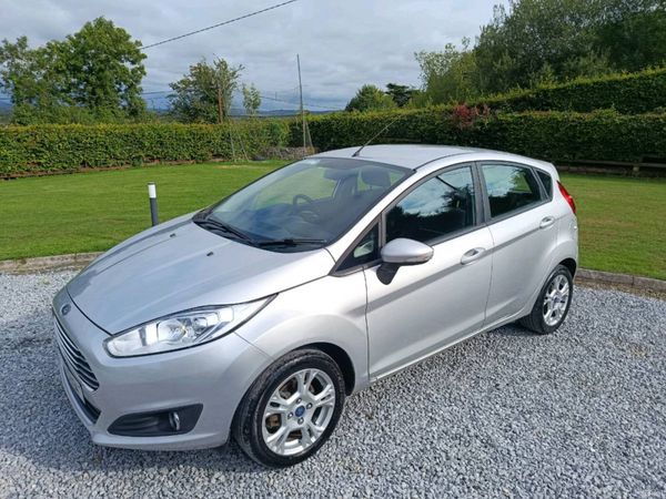 Ford Fiesta Hatchback, Petrol, 2013, Silver