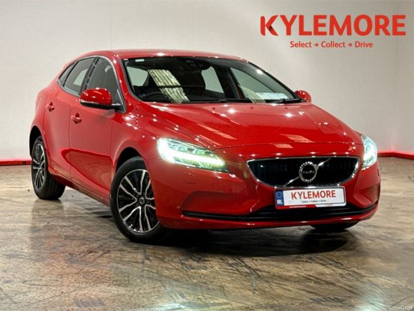 Volvo V40 Hatchback, Petrol, 2019, Red