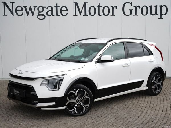Kia Niro Hatchback, Petrol Hybrid, 2023, White