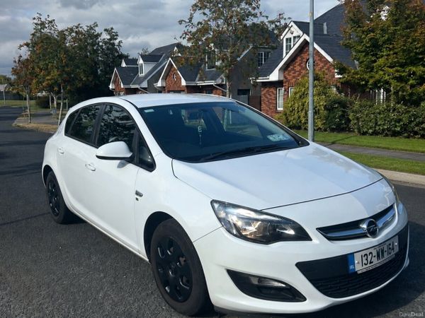 Opel Astra MPV, Petrol, 2013, White