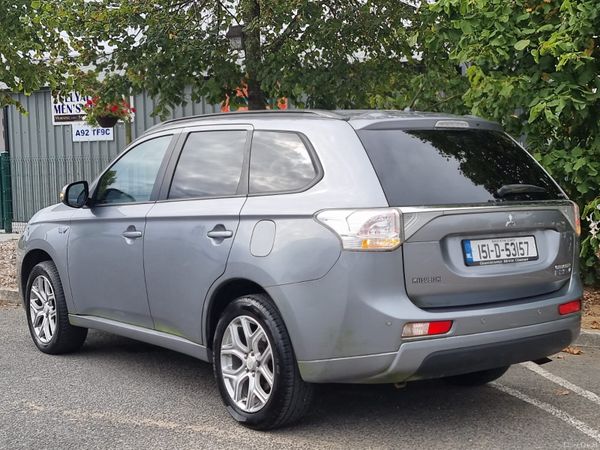 Mitsubishi Outlander SUV, Petrol Plug-in Hybrid, 2015, Grey