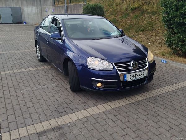 Volkswagen Jetta Saloon, Petrol, 2009, Blue