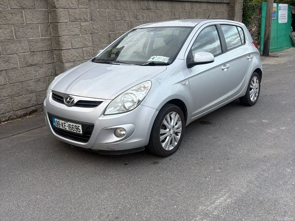 Hyundai i20 Hatchback, Diesel, 2009, Silver