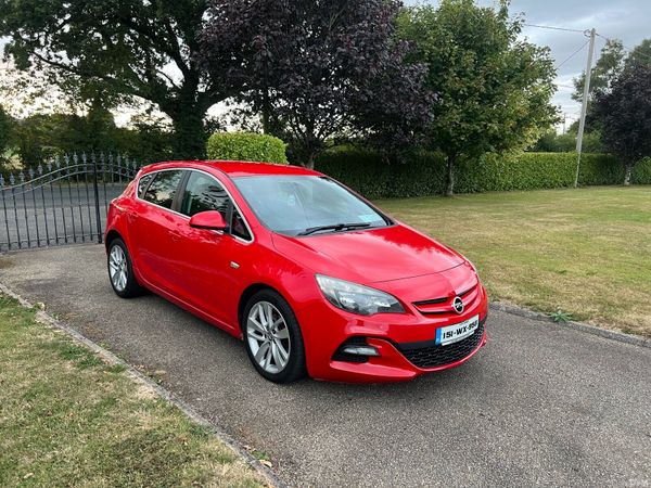 Opel Astra Hatchback, Diesel, 2015, Red
