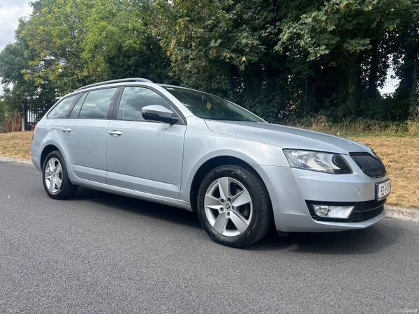 Skoda Octavia Estate, Petrol, 2015, Silver