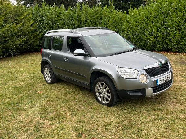 Skoda Yeti SUV, Petrol, 2012, Grey