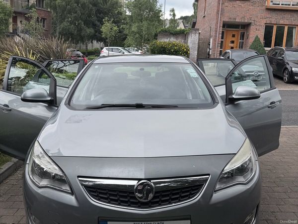 Vauxhall Astra Hatchback, Petrol, 2009, Silver