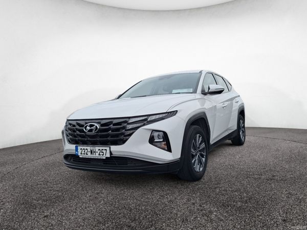 Hyundai Tucson MPV, Petrol Hybrid, 2023, White