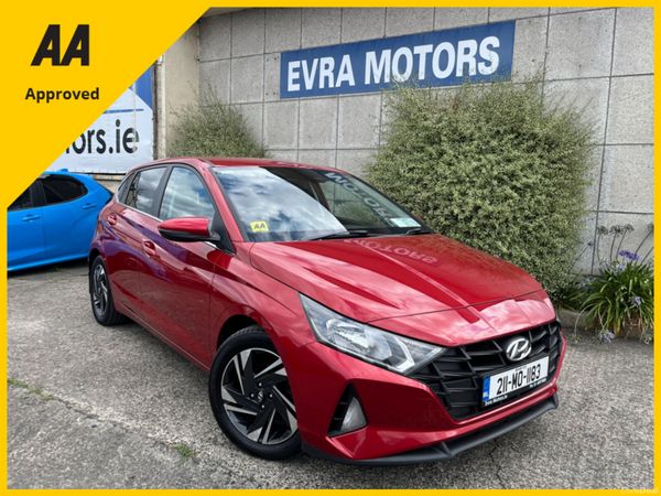 Hyundai i20 Hatchback, Petrol, 2021, Red