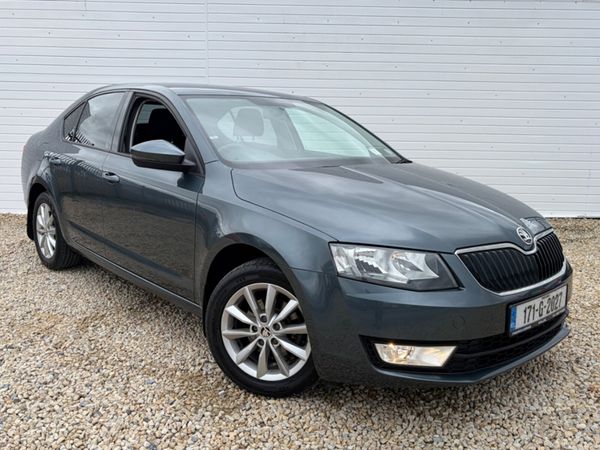 Skoda Octavia Hatchback, Diesel, 2017, Grey