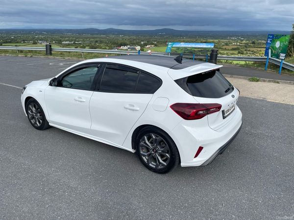 Ford Focus Hatchback, Petrol, 2023, White