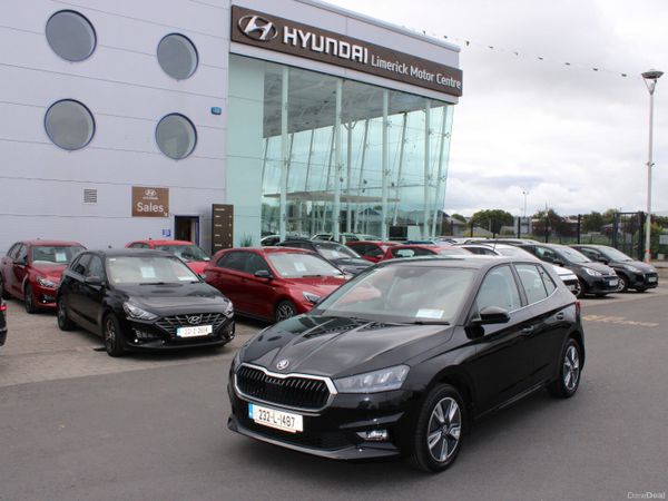 Skoda Fabia Hatchback, Petrol, 2023, Black