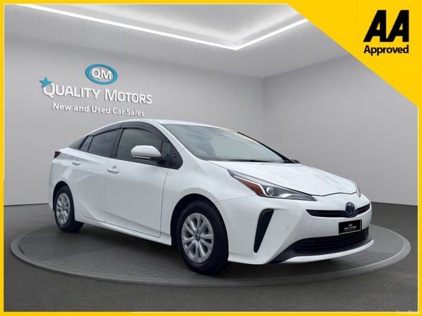 Toyota Prius Saloon, Petrol Hybrid, 2023, White