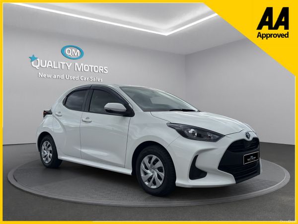 Toyota Yaris Hatchback, Petrol Hybrid, 2021, White