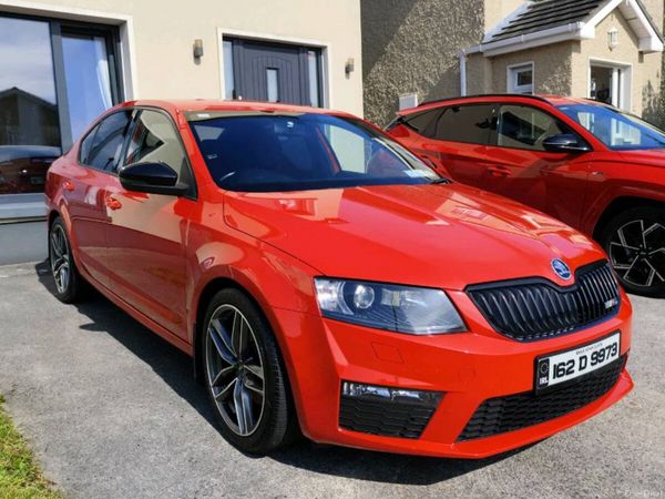 Skoda Octavia Saloon, Diesel, 2016, Red