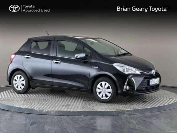 Toyota Yaris Hatchback, Petrol Hybrid, 2017, Black