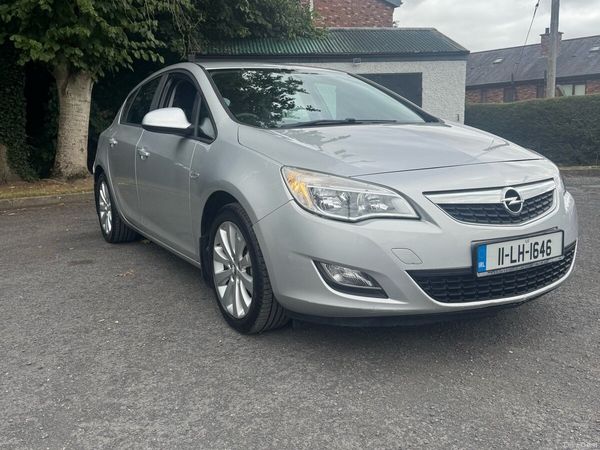 Opel Astra Hatchback, Diesel, 2011, Silver
