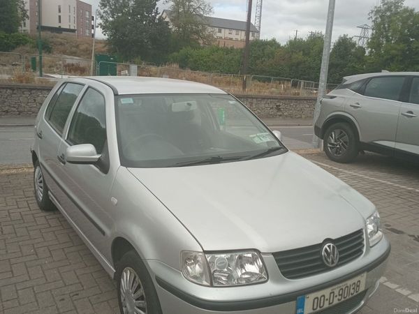 Volkswagen Polo Hatchback, Petrol, 2000, Silver
