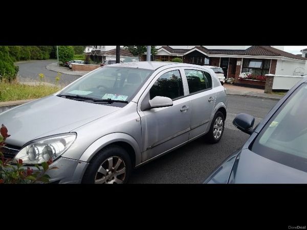 Opel Astra Hatchback, Petrol, 2008, Silver