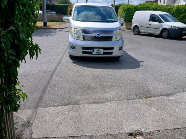 Nissan Elgrand Estate, Petrol, 2008, Silver