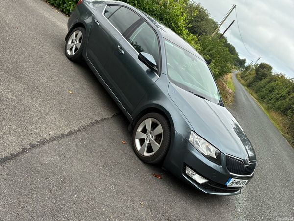 Skoda Octavia Saloon, Diesel, 2015, Grey